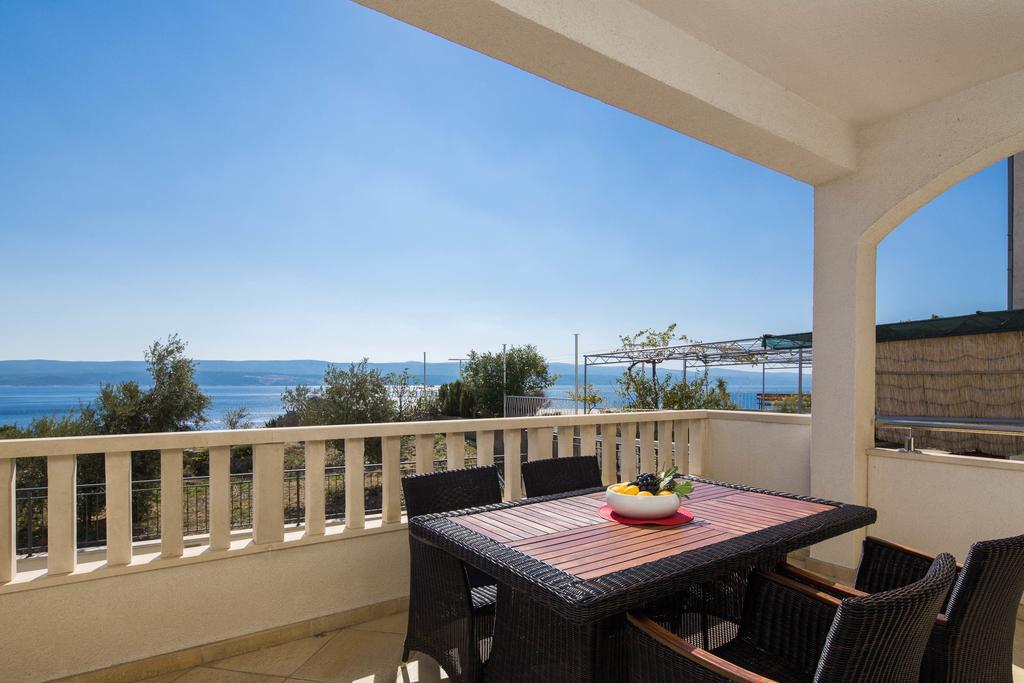 Beachfront Apartments Lara Omiš Exterior foto