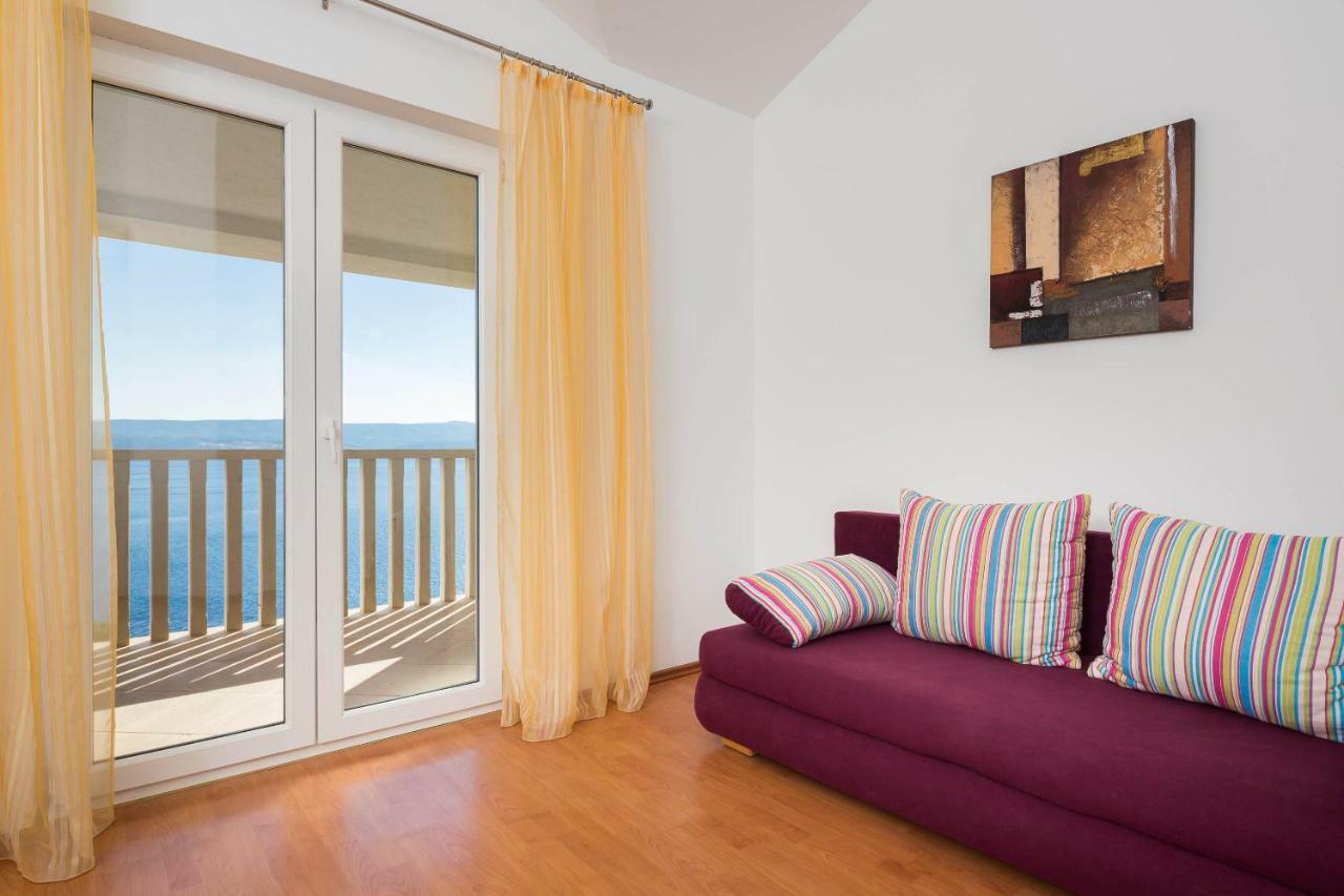 Beachfront Apartments Lara Omiš Quarto foto