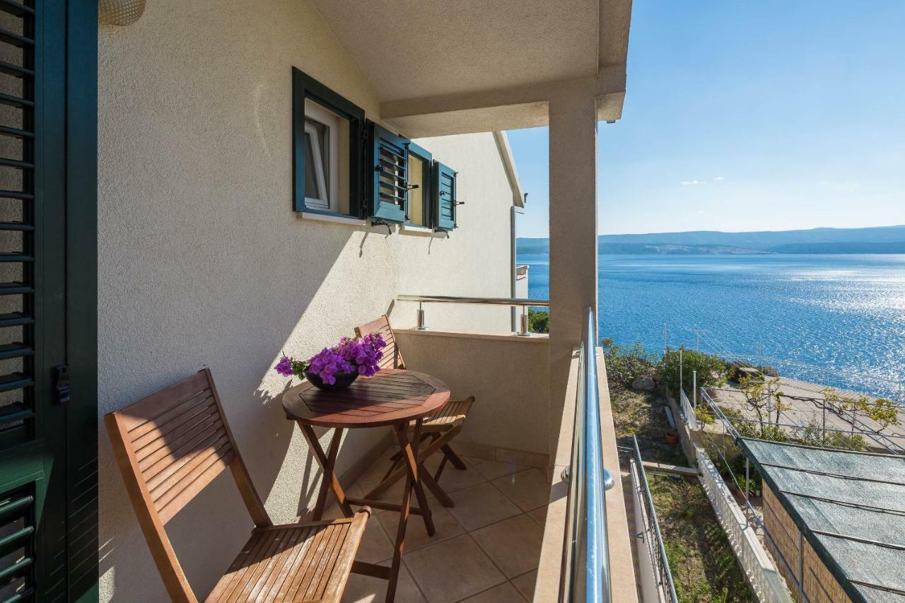 Beachfront Apartments Lara Omiš Quarto foto